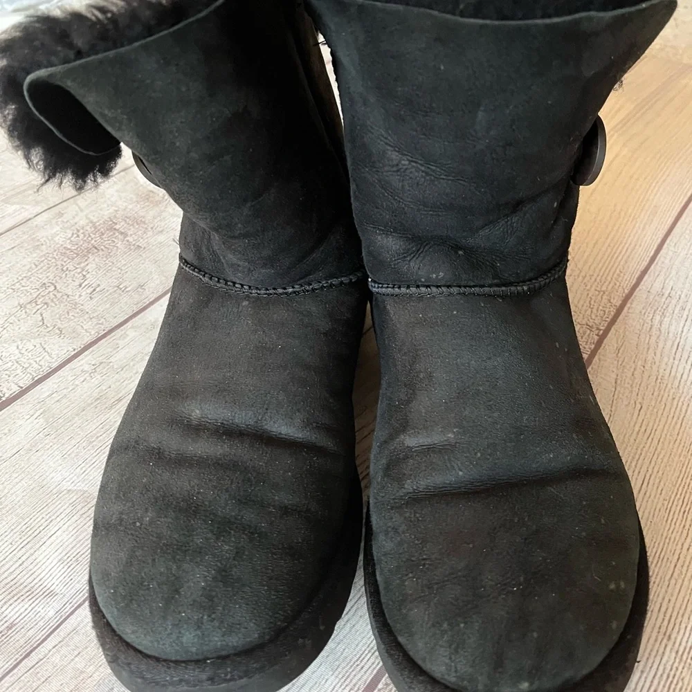 Ugg button accent black suede boots sz 7